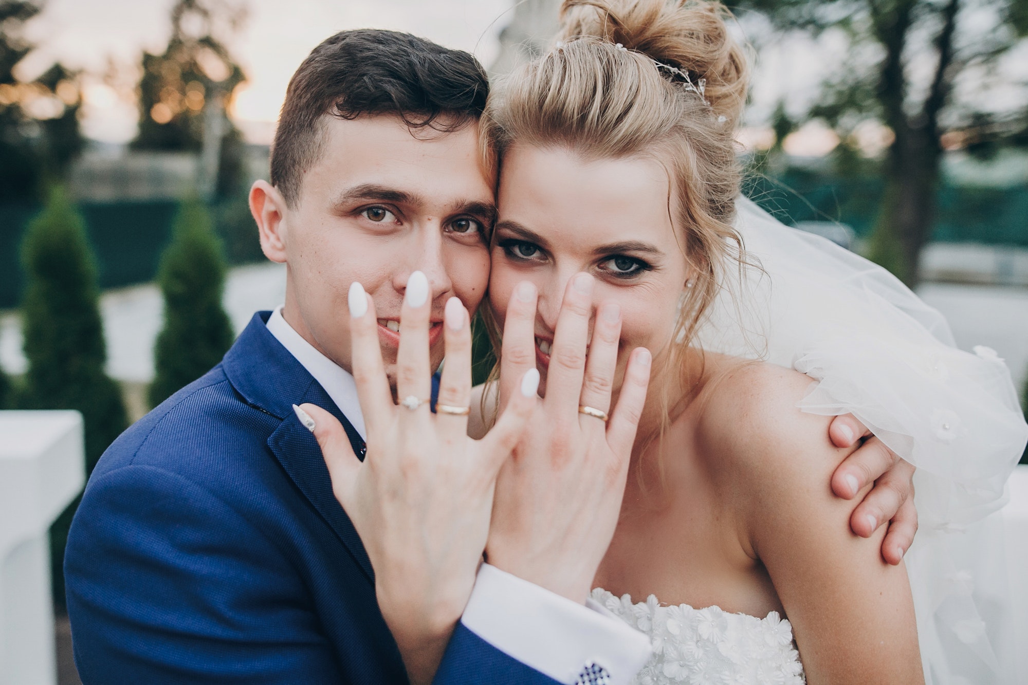 michael-gina-wedding-video-bratislava-rainy-romantic